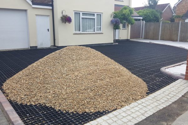 gravel-driveway-using-grid-system-chelmsford